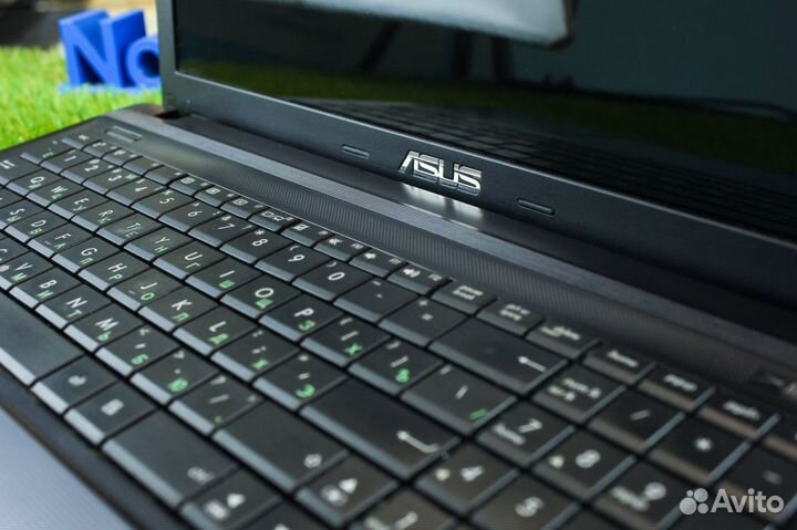 Ноутбук Asus 15,6 дюймов c SDD диском