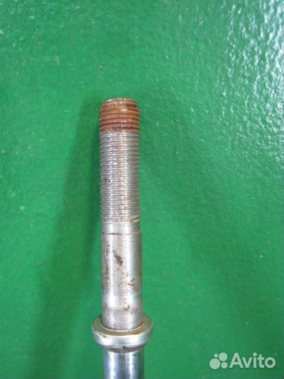 Стойка амортизатора задняя Toyota Auris E18 2015