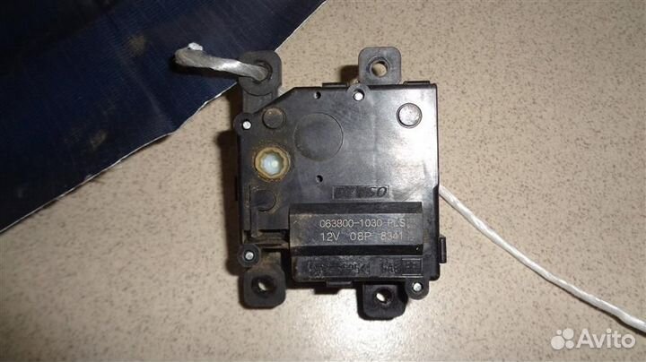 Моторчик заслонки отопителя Toyota Camry XV50 201