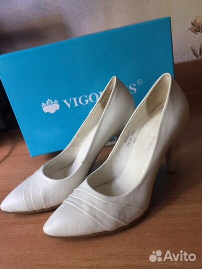 Туфли белые 37 размер