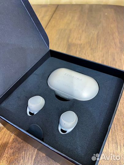 Samsung gear iconx 2018