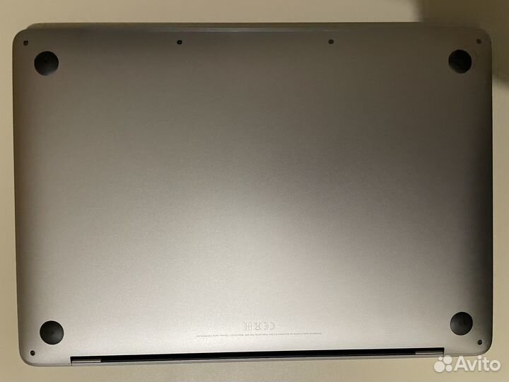 Macbook Pro 13 2019 8/256gb