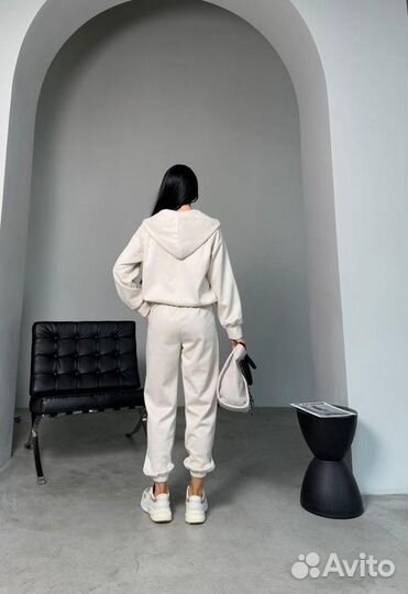 Костюм женский