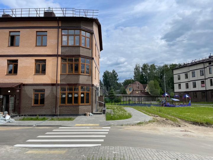 2-к. квартира, 49 м², 1/3 эт.