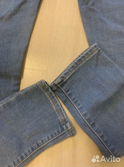 Джинсы Levis 711