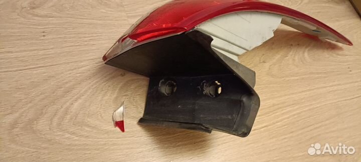 Фонарь задний левый внешний Форд Куга 2