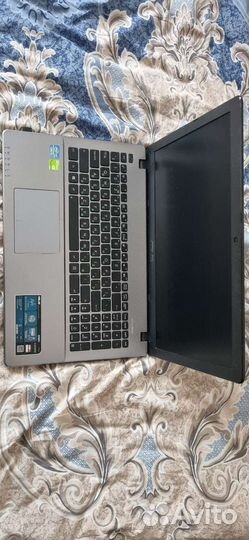 Ноутбук asus x550c