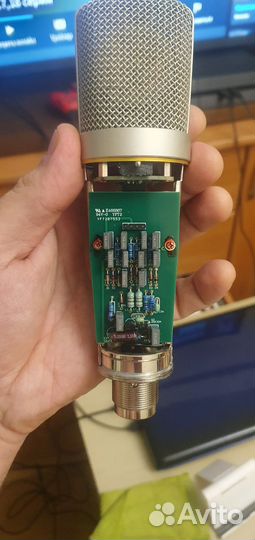 Студийный микрофон Neumann u87