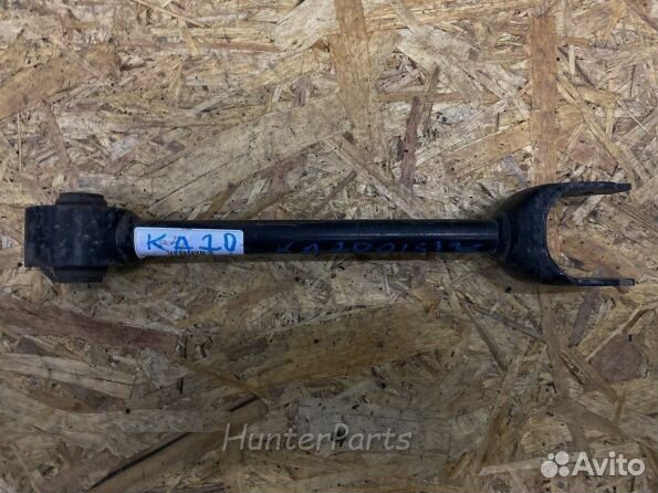 Toyota Camry 70 рычаг задний поперечный