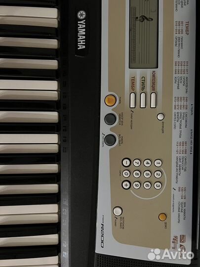 Синтезатор yamaha psr r200