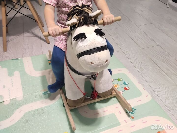 Детская качалка лошадь