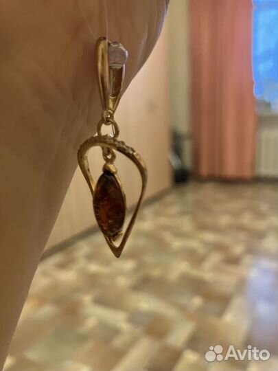 Серебро с янтарем с бирк:2 кольца 18,5,кулон;брошь