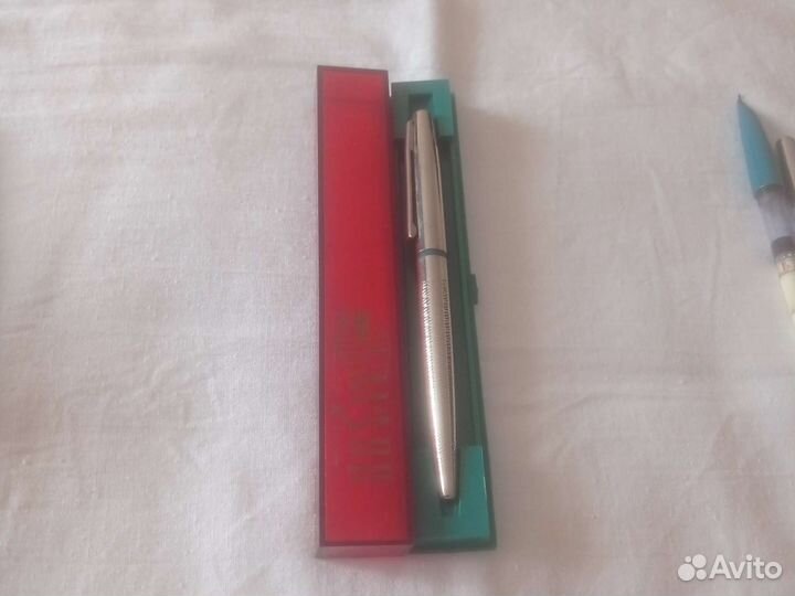 Ручка шариковая и перьевые, времён СССР