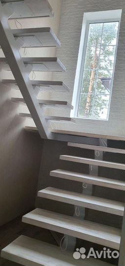 Лестница на металлокаркасе