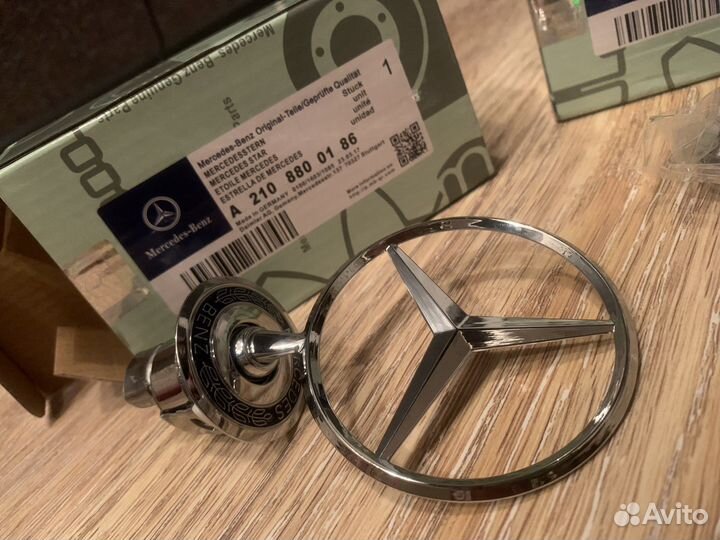 Прицел (значек) mercedes на капот