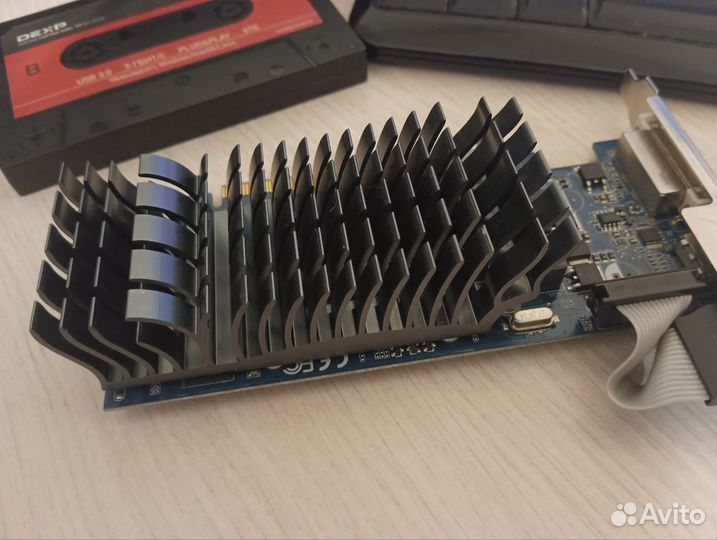 Видеокарта asus silent GeForce 210 1 Гб DDR3