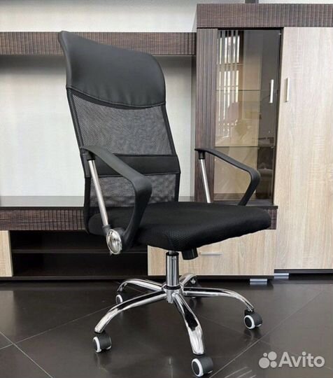 Офисное кресло