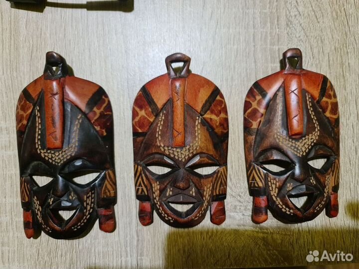Деревянная маска оберег