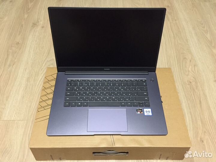 Huawei MateBook D15 Ryzen5/8Gb/512ssd