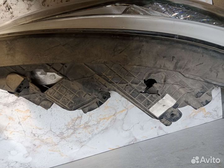 Фара правая и левая Hyundai Santa Fe 3 Ксенон