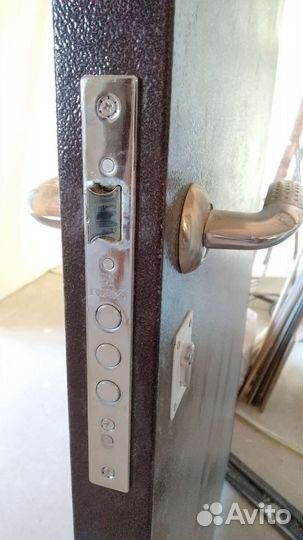 Дверь входная металлическая