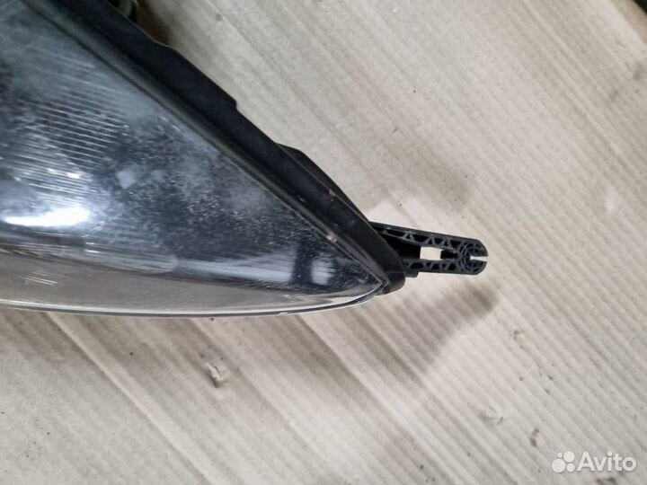 Фара левая ксенон Opel Insignia