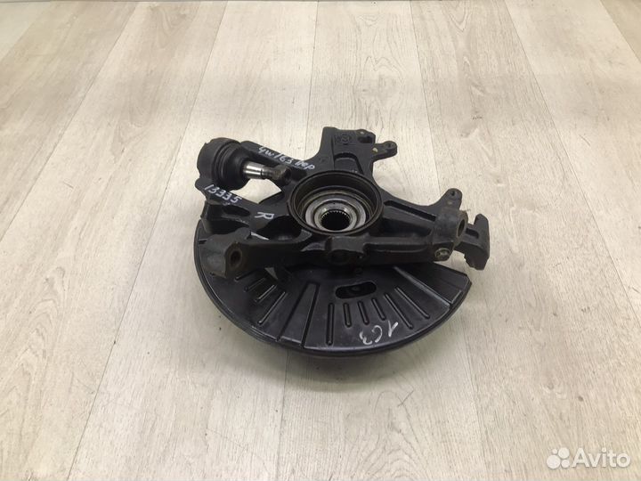 Кулак поворотный передний правый Mercedes ML w 163