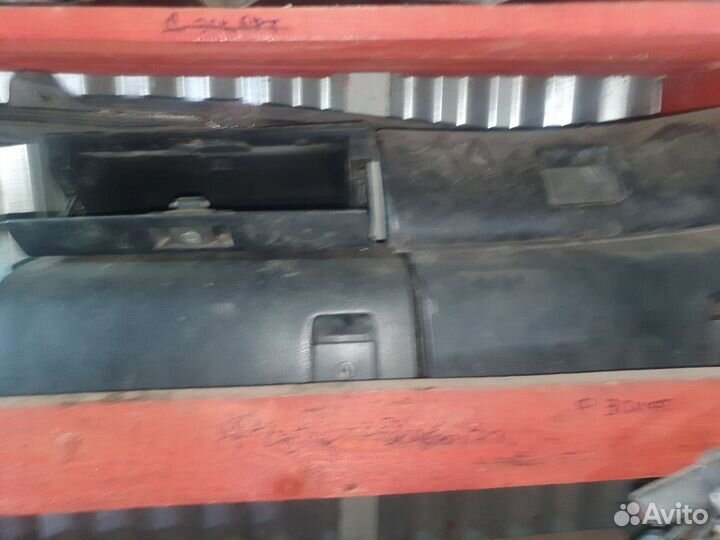 Бордочек торпеды на пассат б3. Гольф