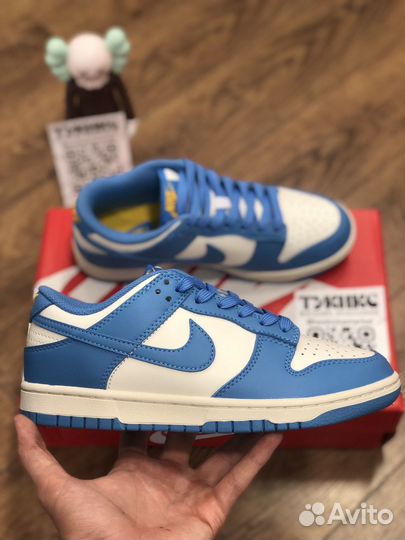 Nike dunk low university blue