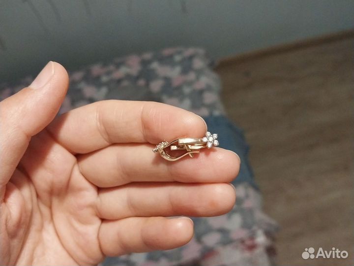 Новые золотые серьги