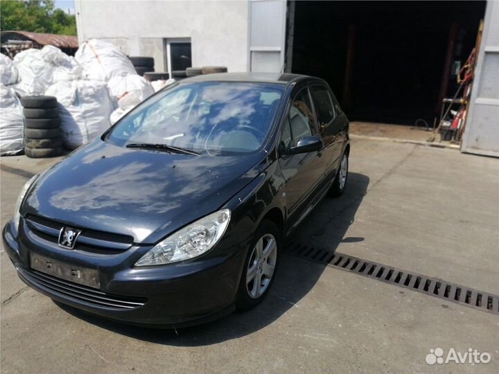 Разбор на запчасти Peugeot 307
