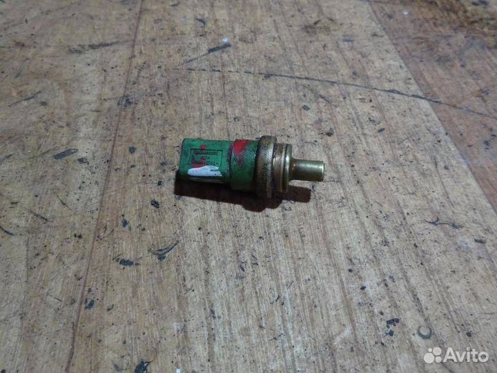 Датчик температуры охлаждающей жидкости Volkswage