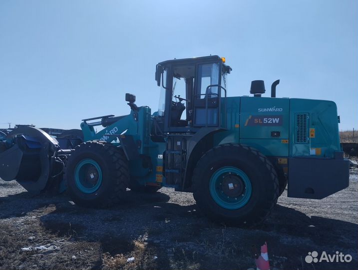Фронтальный погрузчик Sunward SL52W, 2022