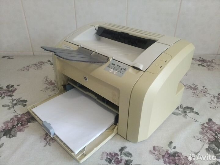 Принтер hp LaserJet 1018 в хорошем состоянии