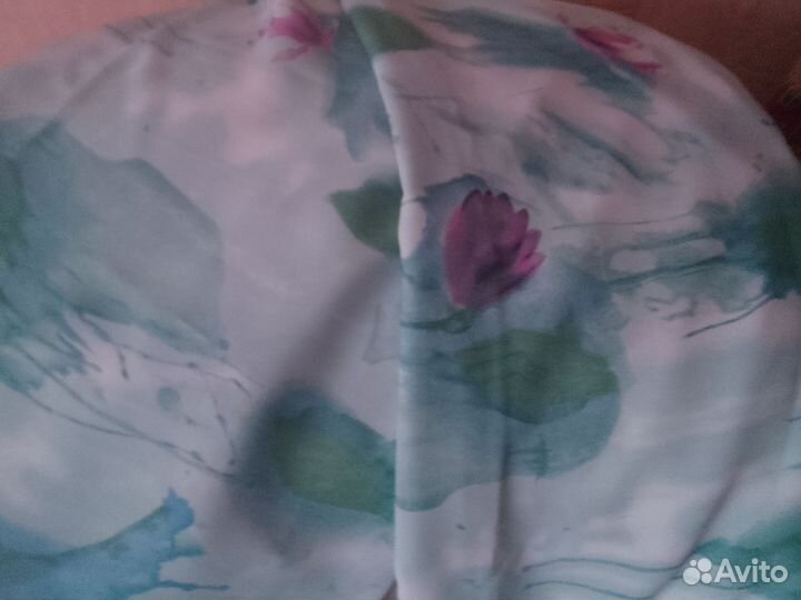 Отрез ткани крепдешин