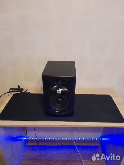 Студийный монитор JBL 305P mkii Black (Колонка)