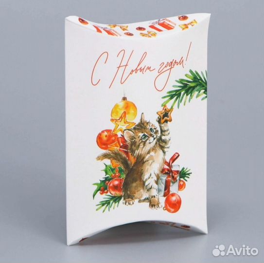 Коробка подарочная фигурная