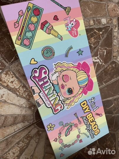 Набор косметики и бисера для девочки новый