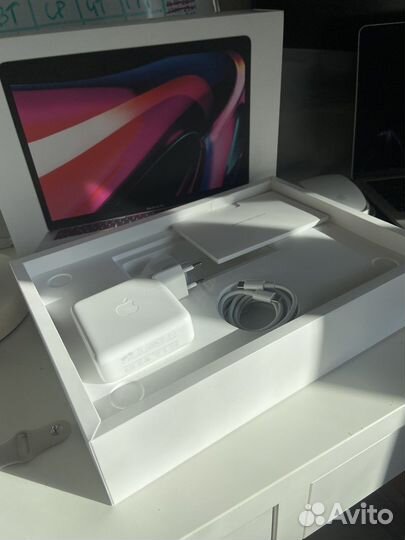Apple MacBook Pro 13 m1 8gb 256 silver 25 циклов