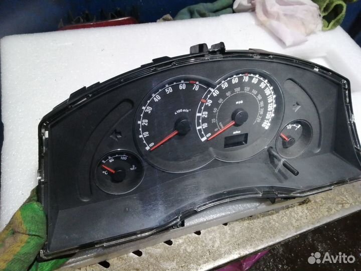 Панель приборов Opel Meriva A