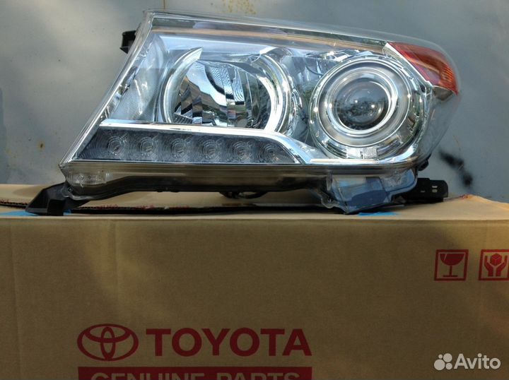 Фары на Тойота Ленд Крузер 200 рестайлинг