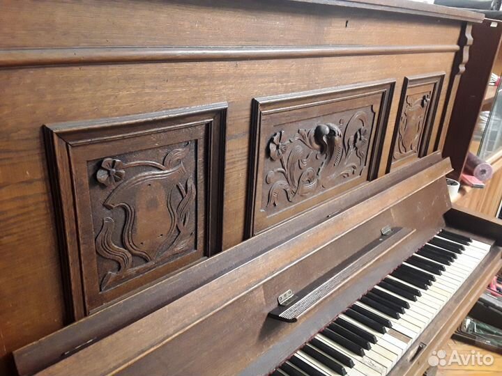 Немецкое старинное пианино