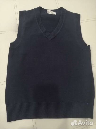 Жилетка трикотажная для мальчика 140 рост
