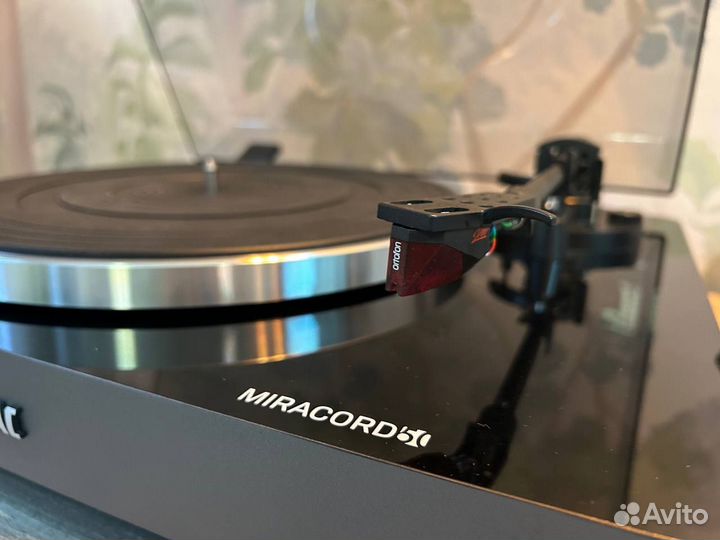 Виниловый проигрыватель elac Miracord 50