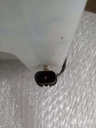 Бачек омывателя с моторчиком Kia Ceed 2 JD