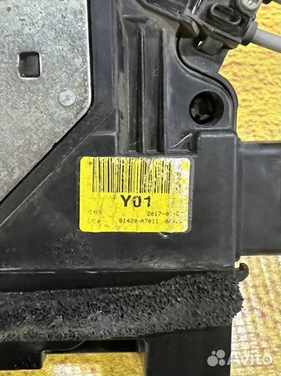 Замок задней правой двери cerato 3