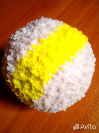 Мячик вязанный плюшевый