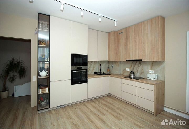 Угловая кухня в новостройку