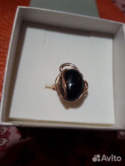 Кольца с камнями искусственными и натуральными