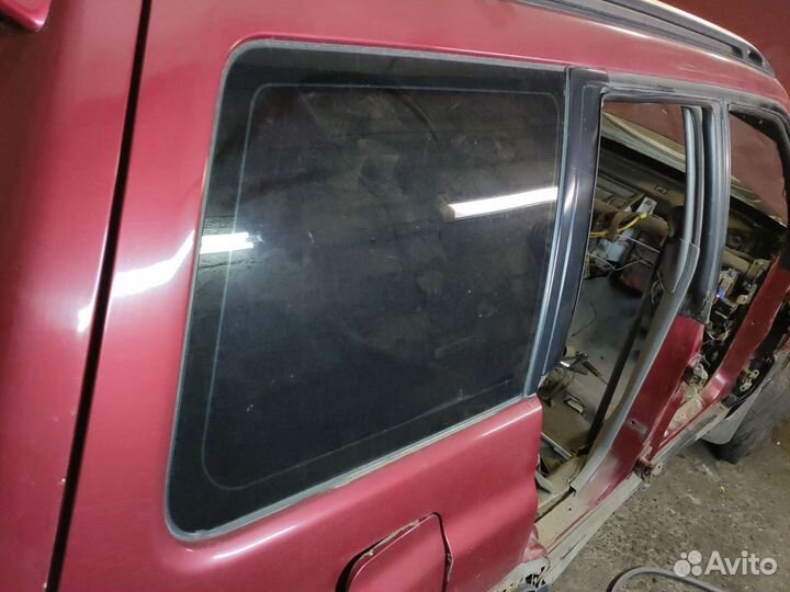 Стекло Subaru Forester SF